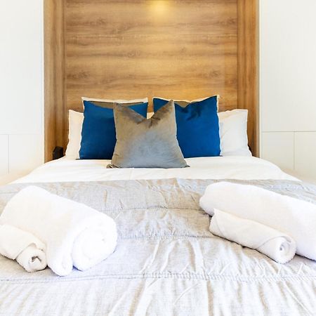 Central City Charm: Pet-Friendly Studio Christchurch Eksteriør bilde