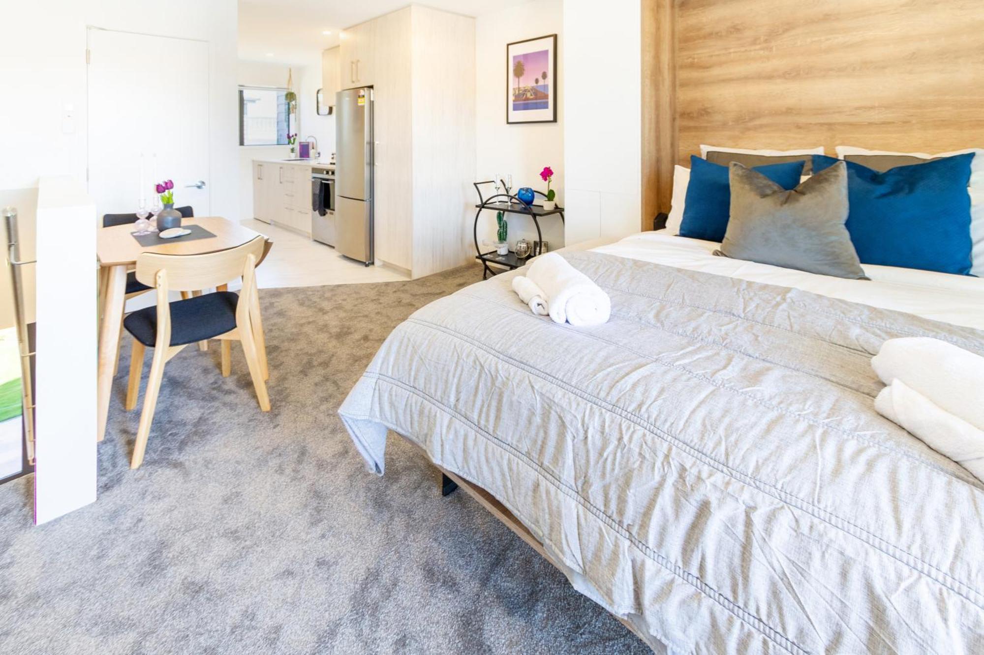 Central City Charm: Pet-Friendly Studio Christchurch Eksteriør bilde